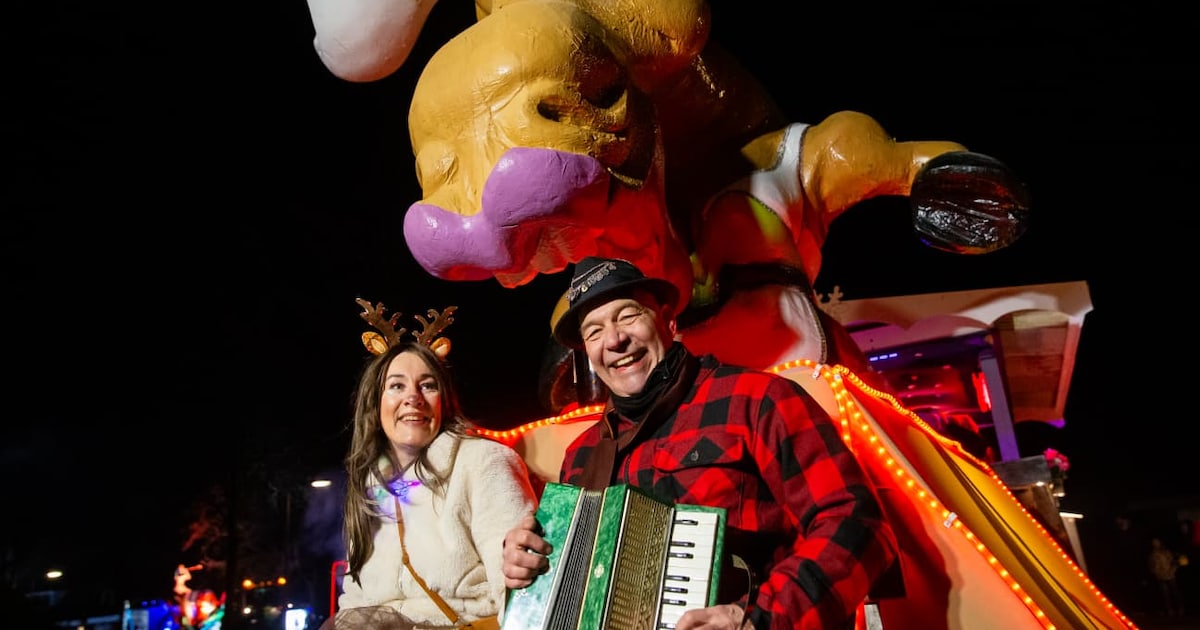 Live Carnaval 2026 | Optochten in ijzige kou met een letterlijke duizendklapper en Romeinen • Sneeuw