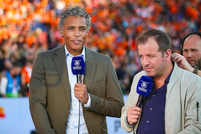 ‘De combinatie Pierre van Hooijdonk, Wim Kieft en Rafael van der Vaart samen bij de NOS kan simpelweg niet’