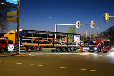 Kampioensfeest voetbalclub uit Culemborg eindigt in ongeval met platte kar: vier lichtgewonden