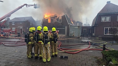 Kors ziet hoe toekomstig thuis van zijn gezin in vlammen opgaat: ‘Ik zou volgende week mijn huis te koop zetten’