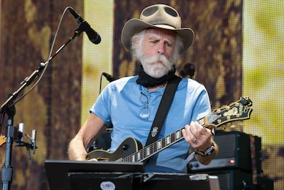 Bob Weir, mede-oprichter en gitarist van The Grateful Dead, op 78-jarige leeftijd overleden