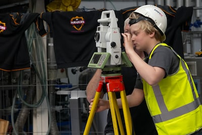 Techniekdag Achterhoek: jongeren ontdekken techniek en robots in de regio