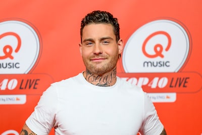Douwe Bob verricht goede daad en puppymoeder Marion vraagt om hulp
