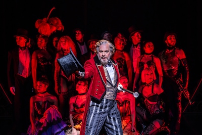 Publiek mag meezingen tijdens Sing Along-versie van Moulin Rouge