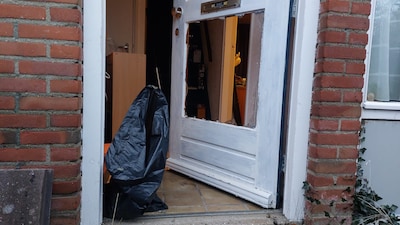 ‘Deurstampers’ zijn in Ede, Arnhem en Wageningen actief, dit doen ze: ‘Je ziet de voetafdrukken er n