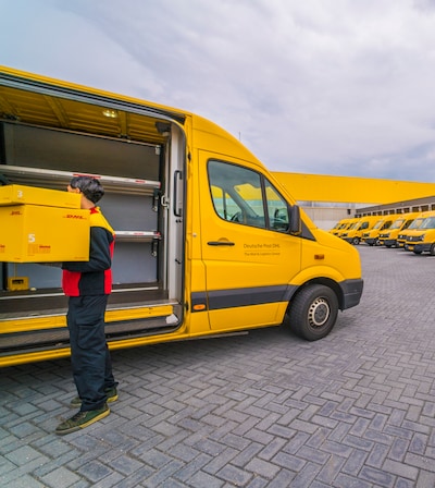 Spoedbezorgers DHL staken vandaag, bezorgdienst noemt actie een ‘onnodig zwaar middel’