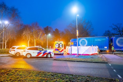 Weggebruikers negeren afzetting en filmen slachtoffer bij dodelijk ongeval Oss: ‘Heb fatsoen’