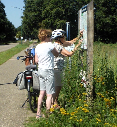 Met een blik op de lucht gericht