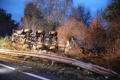 Bekneld geraakte trucker is na zwaar ongeval op A50 ‘bont en blauw’ weer thuis