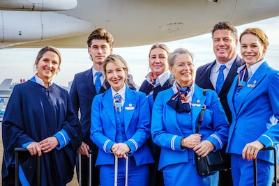 Stewardess Anja legde de basis voor vliegende familie: ‘Ze kwam altijd terug vol verhalen en foto’s’