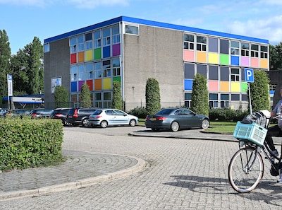 Bewoners uiten zorgen over komst azc-leerlingen, maar op informatieavond komt nauwelijks publiek