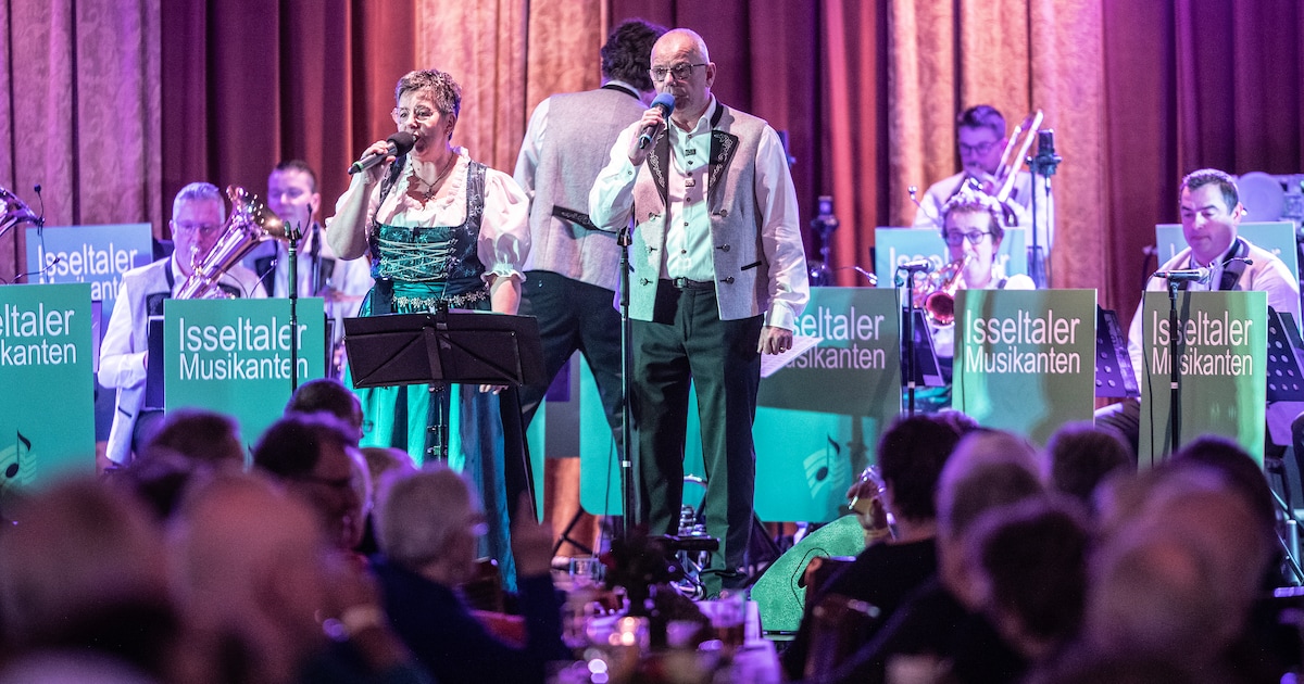 Muziekfeest in Westervoort met Isseltaler Musikanten en Dieseltrekkers
